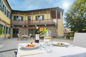 Отель Casa Krasna Gourmet Boutique Hotel  Lokev